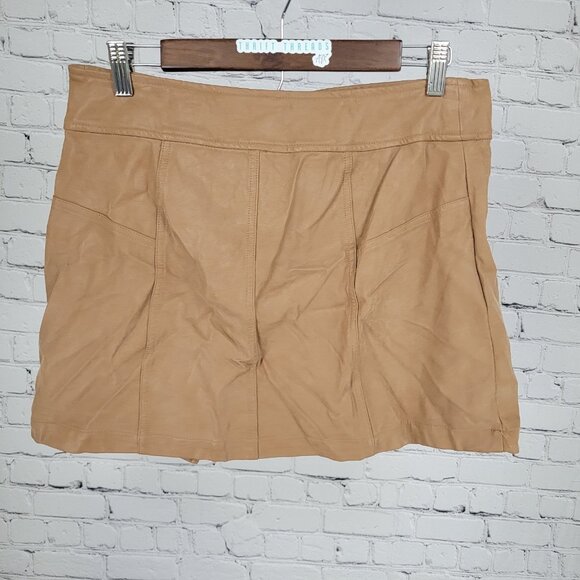 Free People Tan Brown Faux Leather Belted Buttoned Front Slit Mini Skirt Size 10 - Picture 2 of 13